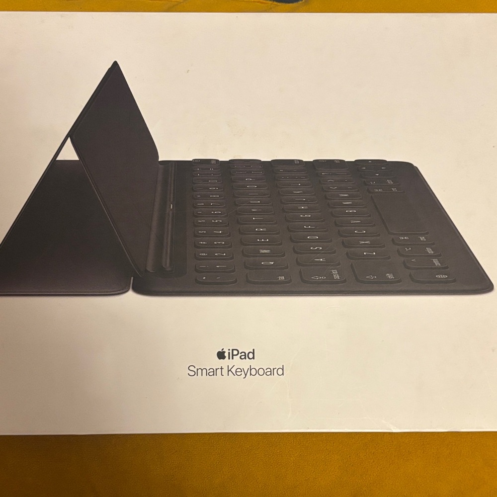 Apple iPad Smart‎ Keyboard - Black